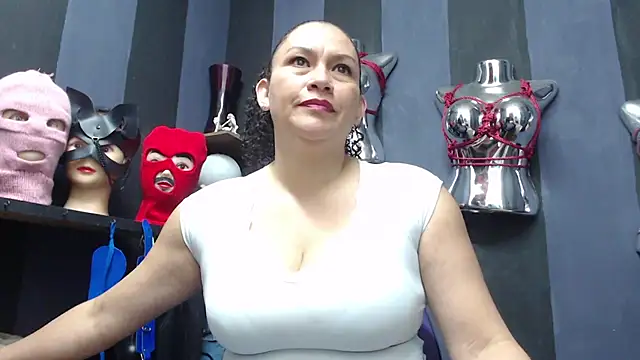 Snapshot of ADELHEY_RAN chatting on 12/19/24, 07:29 ADELHEY RAN online show from 12/19/24, 07:29