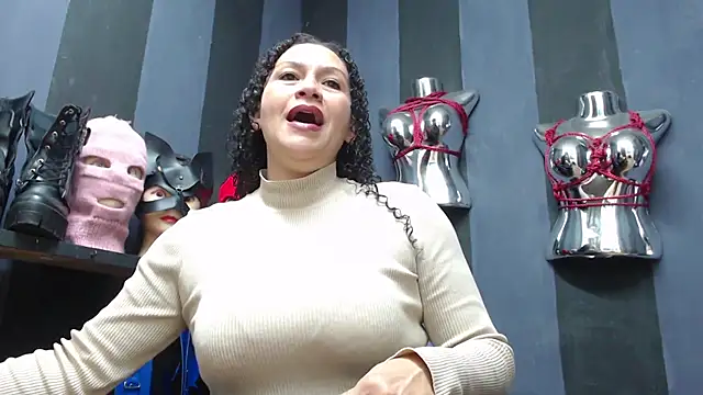 Snapshot of ADELHEY_RAN chatting on 12/20/24, 01:00 ADELHEY RAN online show from 12/20/24, 01:00