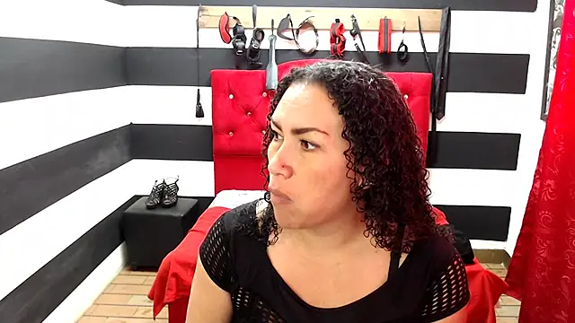 Snapshot of ADELHEY_RAN chatting on 02/19/25, 01:06 ADELHEY RAN online show from 02/19/25, 01:06