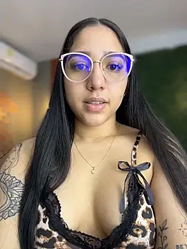 Snapshot of Amandanauty chatting on 03/24/26, 04:06 Amandanauty online show from 03/24/26, 04:06