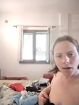 Snapshot of FataElfo_Pika chatting on 04/26/26, 01:31 FataElfo Pika online show from 04/26/26, 01:31