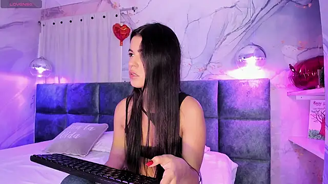 Snapshot of IvySanders1 chatting on 02/17/25, 03:25 IvySanders1 online show from 02/17/25, 03:25