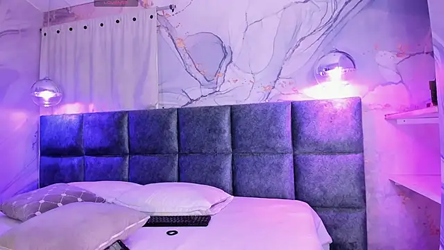 Snapshot of IvySanders1 chatting on 03/10/25, 03:12 IvySanders1 online show from 03/10/25, 03:12