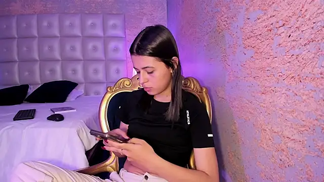 Snapshot of IvySanders1 chatting on 09/16/25, 01:01 IvySanders1 online show from 09/16/25, 01:01