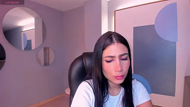 Snapshot of MarieJaneX chatting on 12/12/24, 10:45 MarieJaneX online show from 12/12/24, 10:45