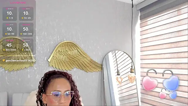 Snapshot of EmmaFerrary chatting on 11/06/25, 07:15 EmmaFerrary online show from 11/06/25, 07:15