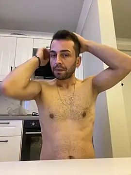 Snapshot of Emre-34 chatting on 11/09/25, 03:54 Emre-34 online show from 11/09/25, 03:54