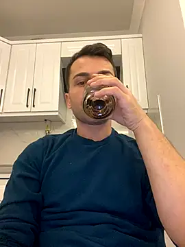 Snapshot of Emre-34 chatting on 11/13/25, 10:41 Emre-34 online show from 11/13/25, 10:41