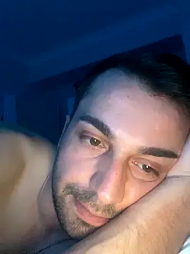 Snapshot of Emre-34 chatting on 11/18/25, 12:16 Emre-34 online show from 11/18/25, 12:16