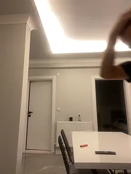 Snapshot of Emre-34 chatting on 11/19/25, 05:57 Emre-34 online show from 11/19/25, 05:57