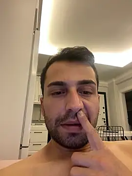 Snapshot of Emre-34 chatting on 11/21/25, 08:40 Emre-34 online show from 11/21/25, 08:40