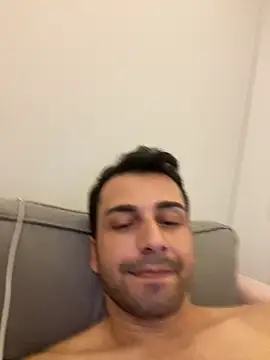 Snapshot of Emre-34 chatting on 11/25/25, 05:57 Emre-34 online show from 11/25/25, 05:57