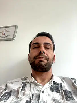 Snapshot of Emre-34 chatting on 12/01/25, 08:41 Emre-34 online show from 12/01/25, 08:41