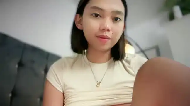 Snapshot of GenesisCastillano chatting on 02/05/25, 07:20 GenesisCastillano online show from 02/05/25, 07:20