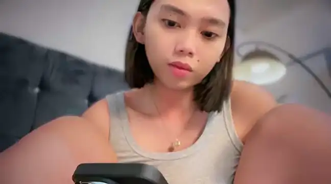 Snapshot of GenesisCastillano chatting on 02/10/25, 01:55 GenesisCastillano online show from 02/10/25, 01:55