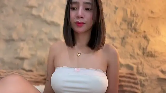 Snapshot of GenesisCastillano chatting on 03/31/26, 03:52 GenesisCastillano online show from 03/31/26, 03:52