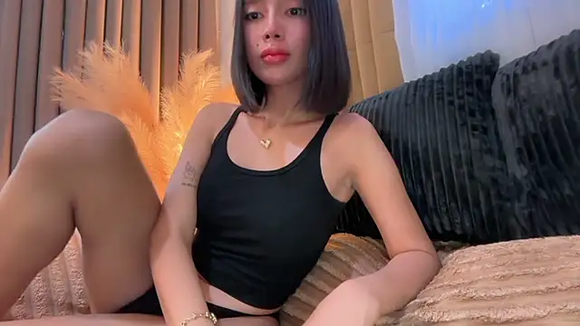 Snapshot of GenesisCastillano chatting on 08/04/26, 07:44 GenesisCastillano online show from 08/04/26, 07:44
