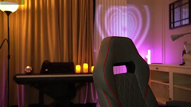 Snapshot of Your_Nicolett chatting on 02/20/26, 02:08 Your Nicolett online show from 02/20/26, 02:08