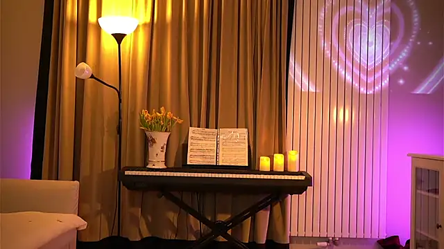 Snapshot of Your_Nicolett chatting on 03/16/26, 01:22 Your Nicolett online show from 03/16/26, 01:22