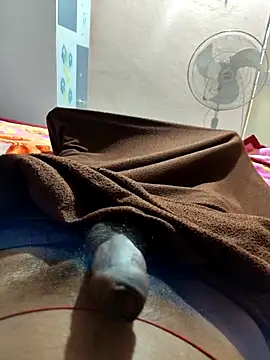 Snapshot of khilkhiladi chatting on 10/28/25, 09:24 khilkhiladi online show from 10/28/25, 09:24