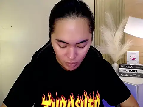 Snapshot of HeavenlyStar chatting on 12/11/24, 12:44 HeavenlyStar online show from 12/11/24, 12:44