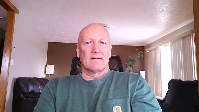 Snapshot of BasicAnt chatting on 04/17/26, 03:15 BasicAnt online show from 04/17/26, 03:15