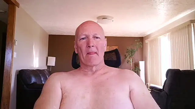 Snapshot of BasicAnt chatting on 05/06/26, 01:49 BasicAnt online show from 05/06/26, 01:49