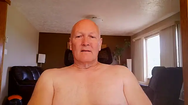 Snapshot of BasicAnt chatting on 06/16/26, 02:30 BasicAnt online show from 06/16/26, 02:30