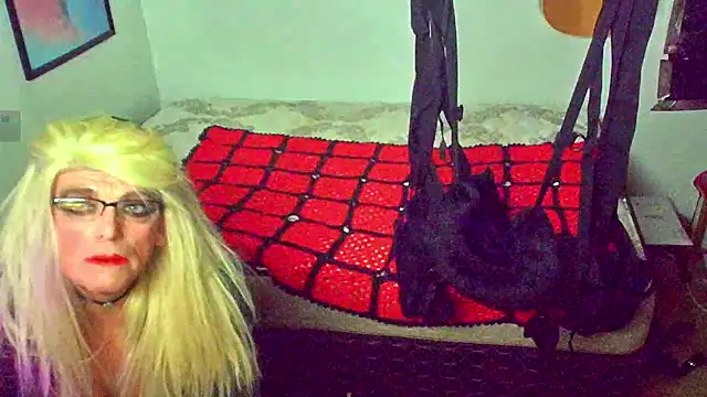 Snapshot of DoMeDoggyDiana chatting on 11/01/25, 07:54 DoMeDoggyDiana online show from 11/01/25, 07:54