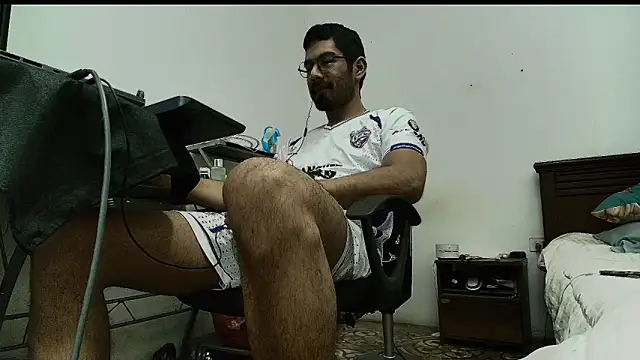 Snapshot of x-sebastian chatting on 03/31/26, 07:25 x-sebastian online show from 03/31/26, 07:25