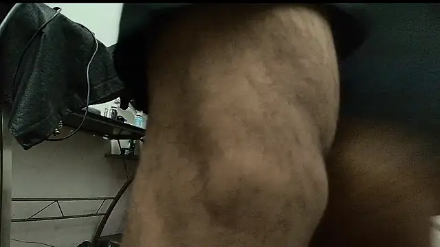 Snapshot of x-sebastian chatting on 04/10/26, 10:03 x-sebastian online show from 04/10/26, 10:03