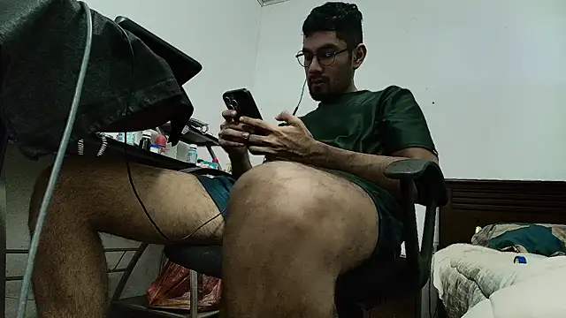 Snapshot of x-sebastian chatting on 04/22/26, 10:22 x-sebastian online show from 04/22/26, 10:22