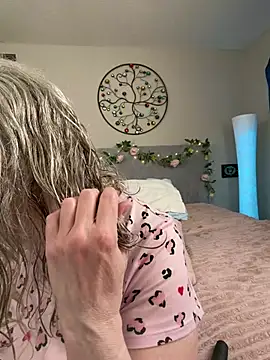 Kaitlyn Winters online show from 02/17/26, 07:16