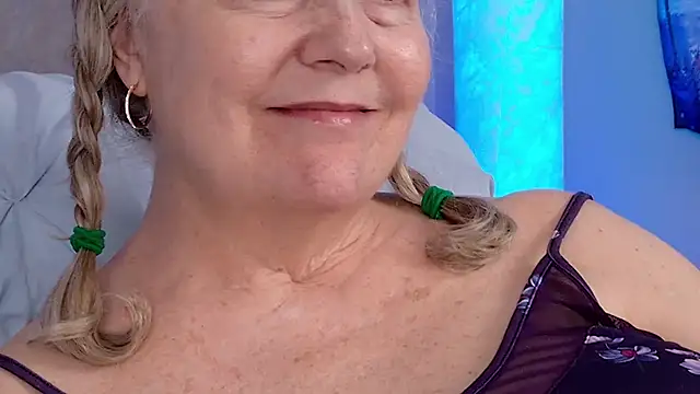 Kaitlyn Winters online show from 03/22/26, 03:21