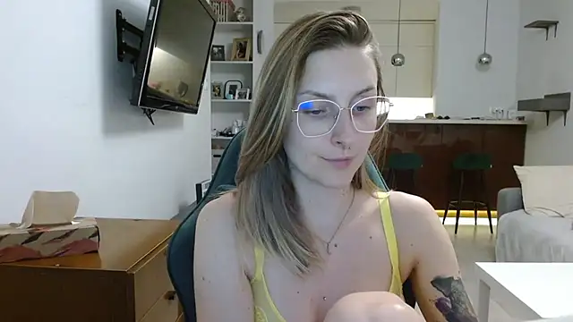 Snapshot of illusorycat chatting on 09/18/25, 07:38 illusorycat online show from 09/18/25, 07:38