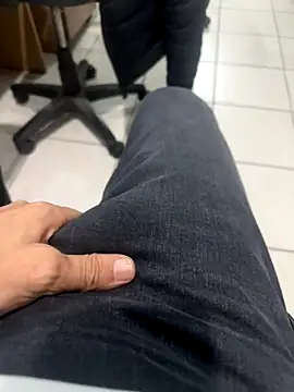 MAHKE12 online show from 11/24/25, 02:39