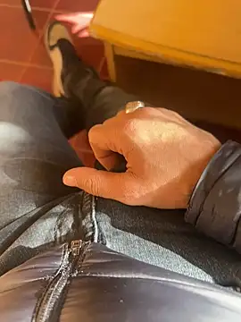 MAHKE12 online show from 11/27/25, 10:28