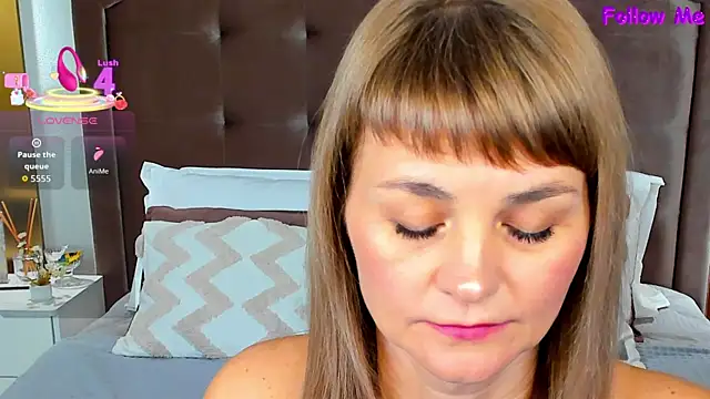 annasimonsj online show from 10/14/25, 01:06