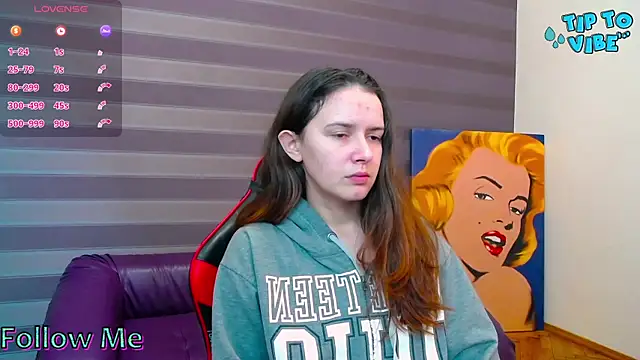 Snapshot of iris_nikhols chatting on 10/24/25, 11:34 iris nikhols online show from 10/24/25, 11:34