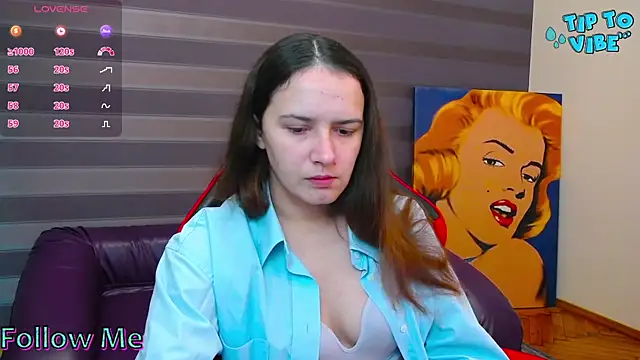 Snapshot of iris_nikhols chatting on 10/28/25, 03:54 iris nikhols online show from 10/28/25, 03:54