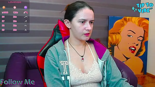 Snapshot of iris_nikhols chatting on 11/03/25, 10:32 iris nikhols online show from 11/03/25, 10:32