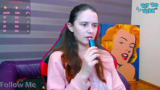 Snapshot of iris_nikhols chatting on 11/17/25, 09:42 iris nikhols online show from 11/17/25, 09:42