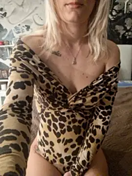 Snapshot of MarikaWild93 chatting on 04/24/26, 09:17 MarikaWild93 online show from 04/24/26, 09:17