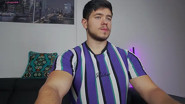 Snapshot of Arilas_ chatting on 11/16/25, 08:09 Arilas online show from 11/16/25, 08:09