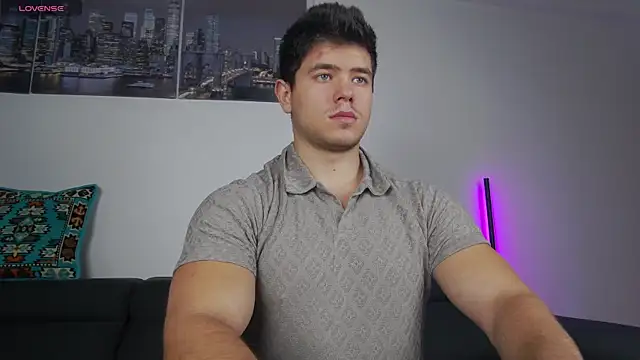 Snapshot of Arilas_ chatting on 11/27/25, 07:32 Arilas online show from 11/27/25, 07:32