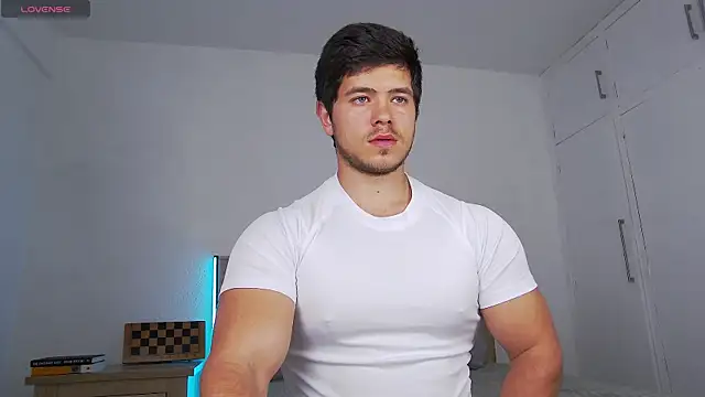 Snapshot of Arilas_ chatting on 04/05/26, 07:05 Arilas online show from 04/05/26, 07:05