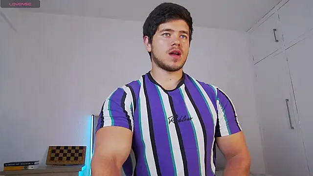 Snapshot of Arilas_ chatting on 04/07/26, 07:42 Arilas online show from 04/07/26, 07:42