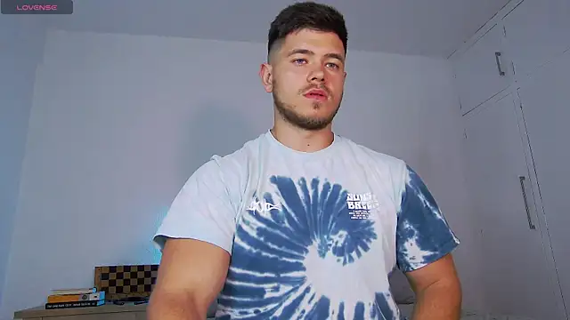 Snapshot of Arilas_ chatting on 04/14/26, 07:14 Arilas online show from 04/14/26, 07:14