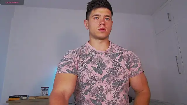 Snapshot of Arilas_ chatting on 04/23/26, 07:20 Arilas online show from 04/23/26, 07:20