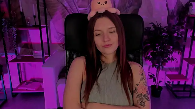 Snapshot of JennyDens chatting on 12/18/24, 09:04 JennyDens online show from 12/18/24, 09:04